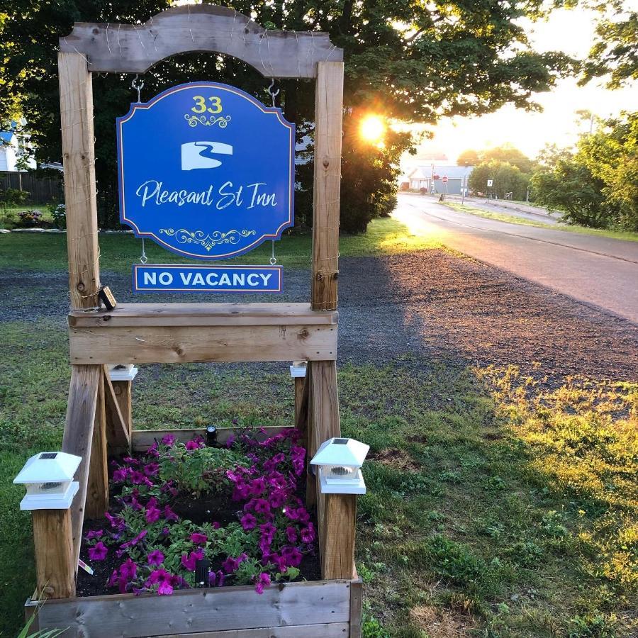 Pleasant Street Inn Parrsboro エクステリア 写真