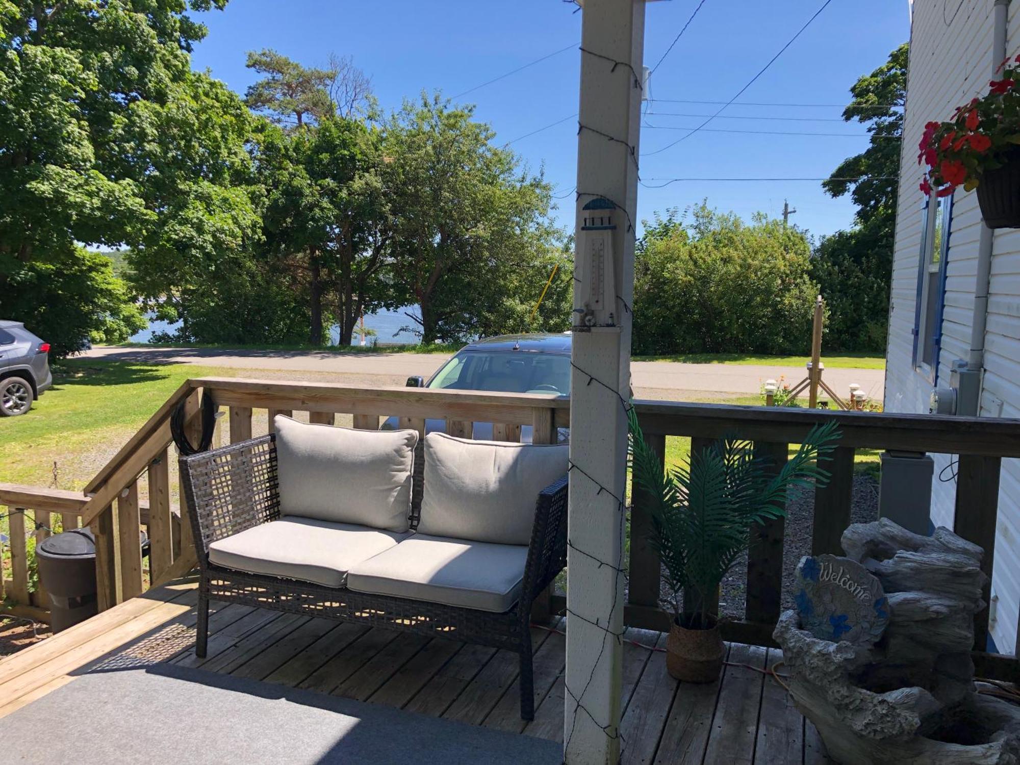 Pleasant Street Inn Parrsboro エクステリア 写真